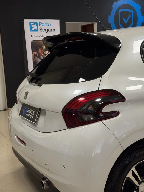 Peugeot 208 foto 5