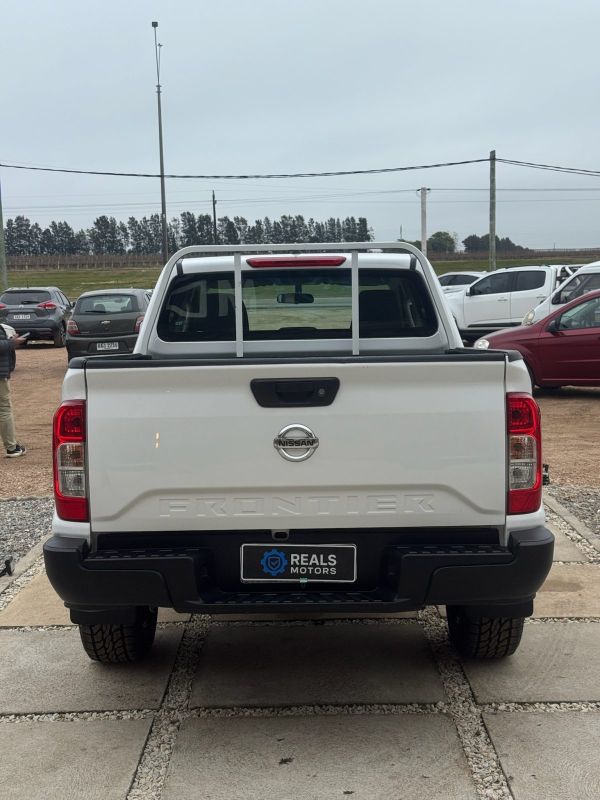 Nissan Frontier foto 6