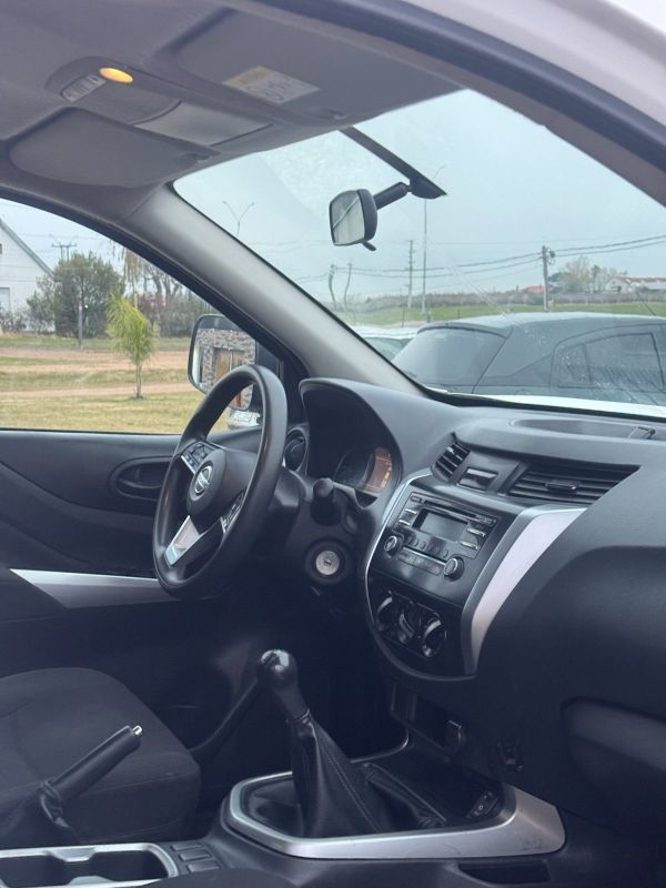 Nissan Frontier foto 10