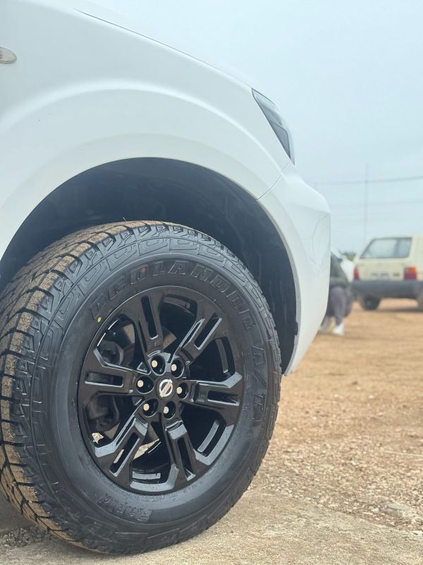 Nissan Frontier foto 8