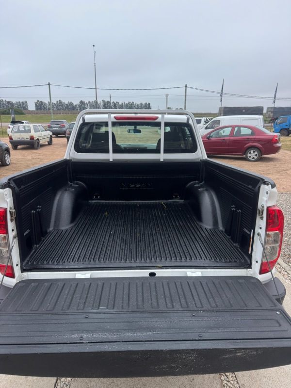 Nissan Frontier foto 11