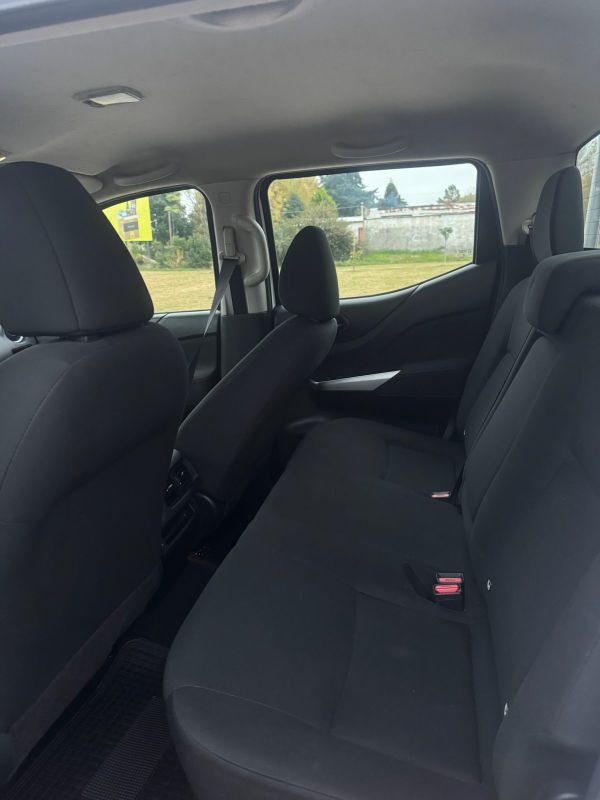 Nissan Frontier foto 12