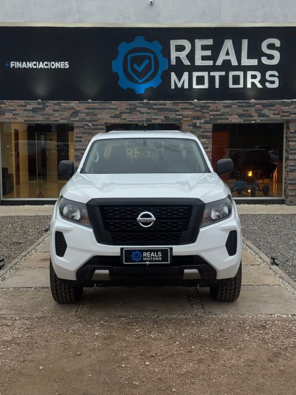 Nissan Frontier foto 2