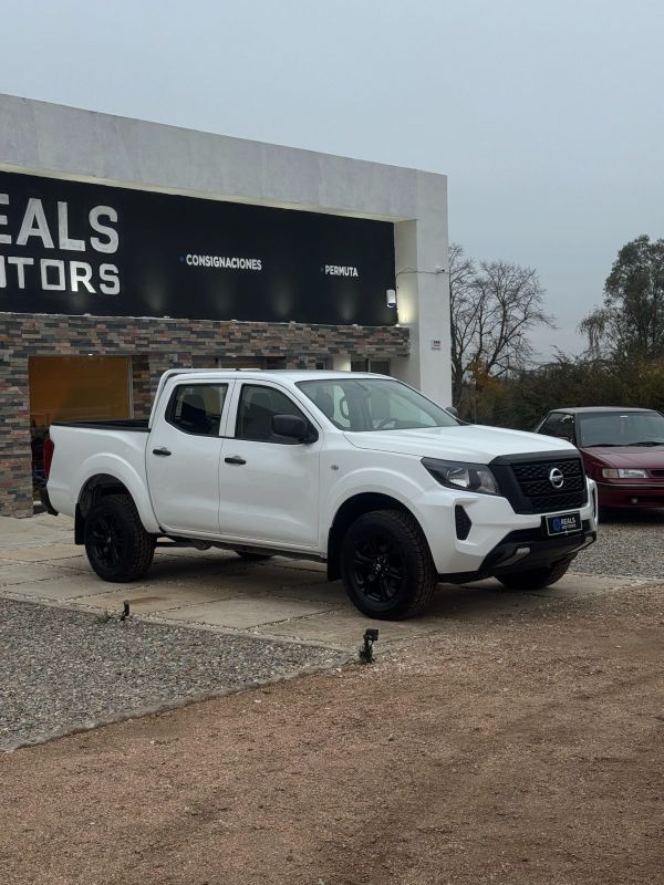Nissan Frontier foto 1