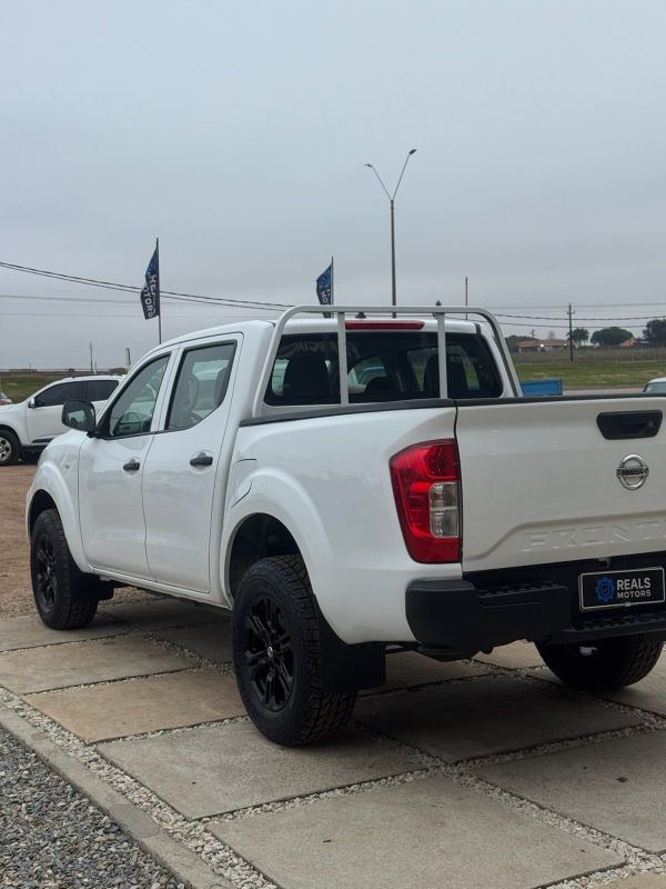 Nissan Frontier foto 5