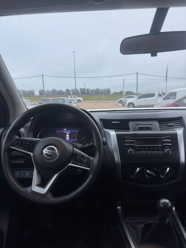 Nissan Frontier foto 14