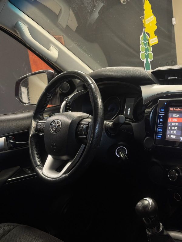 Toyota Hilux foto 10