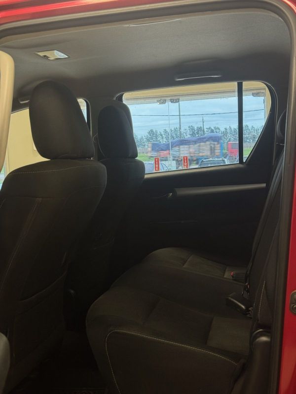 Toyota Hilux foto 13