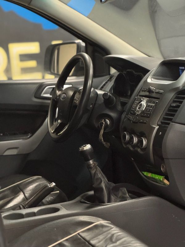 Ford Ranger foto 10