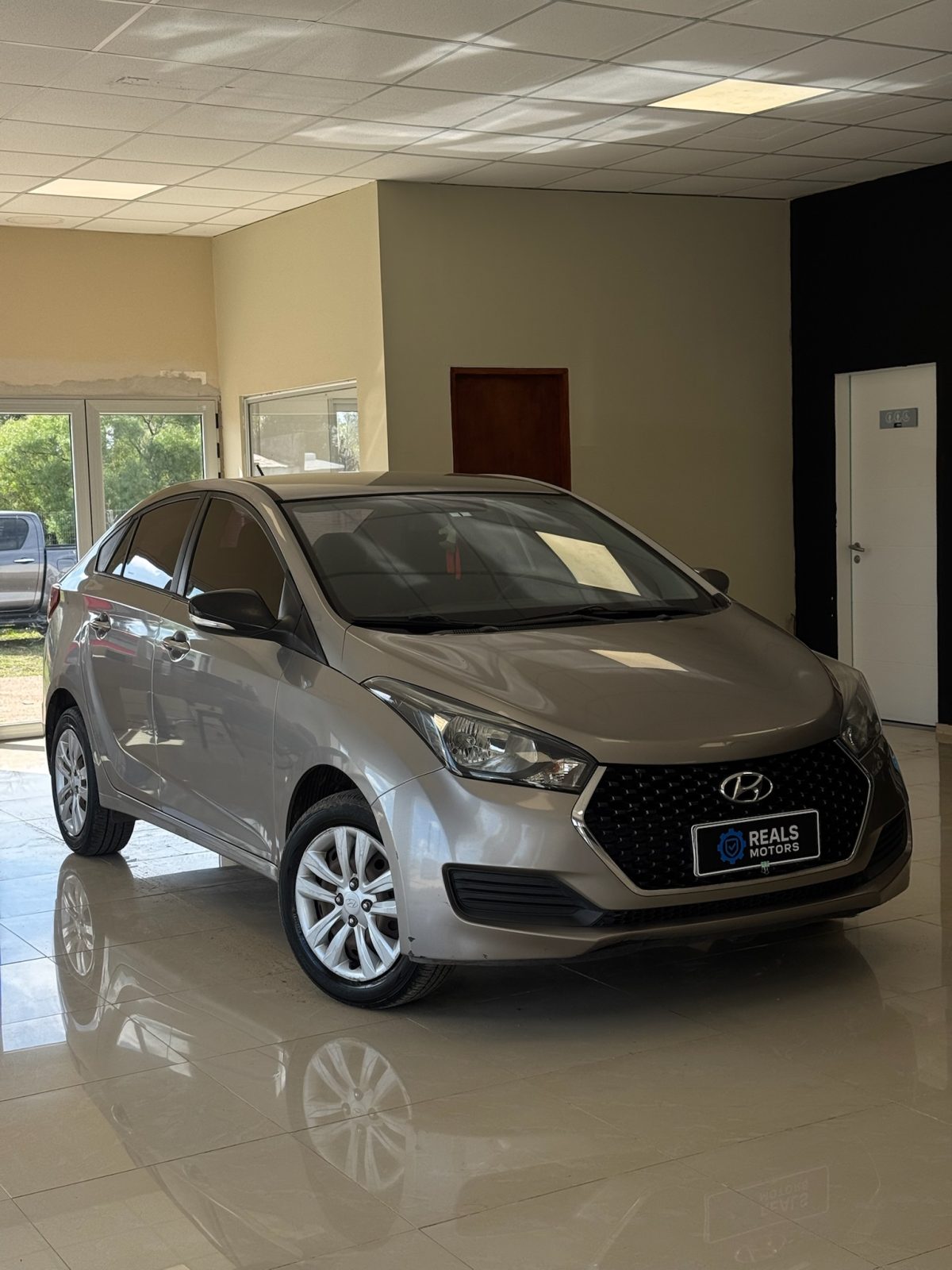 Hyundai HB20 foto 1