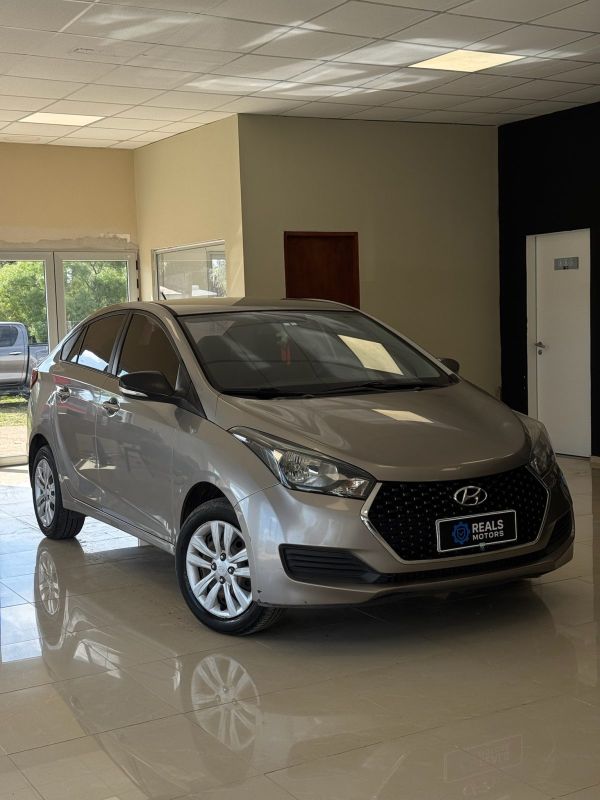 Hyundai HB20 foto 1