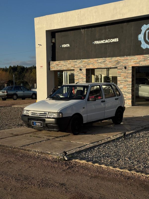 Fiat uno foto 3
