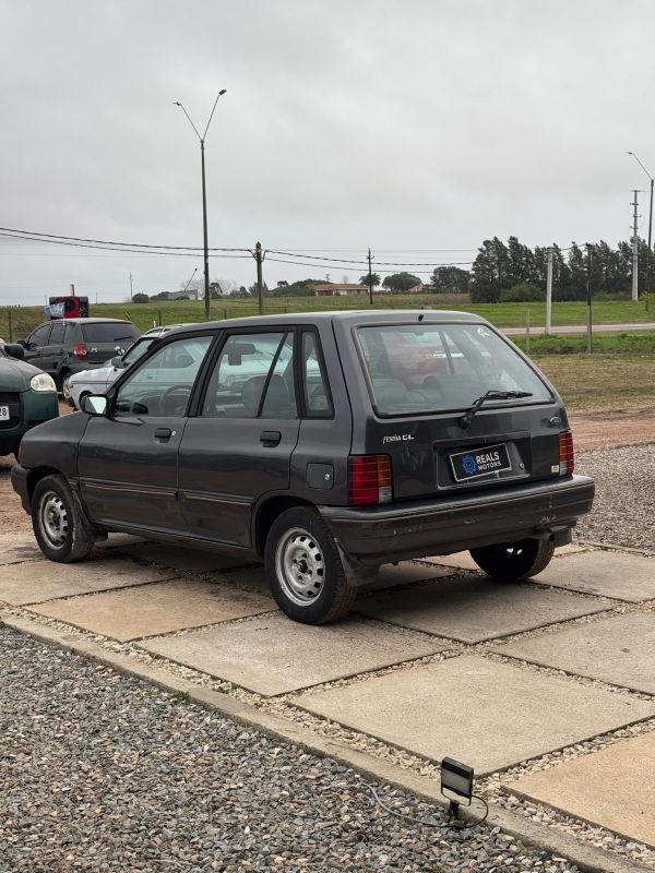 Ford Festiva foto 4
