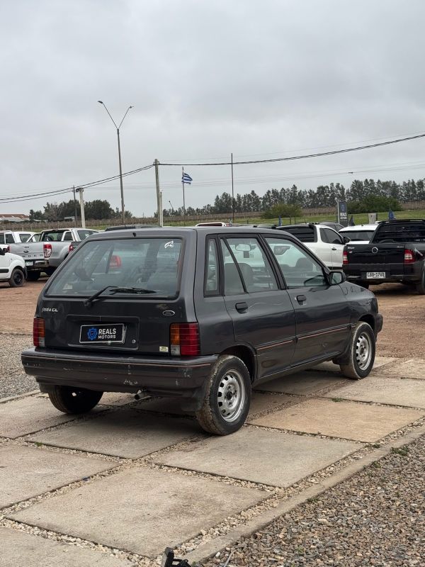 Ford Festiva foto 5