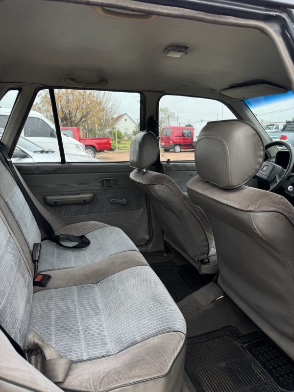 Ford Festiva foto 7