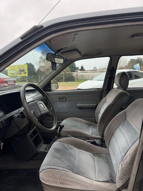 Ford Festiva foto 10