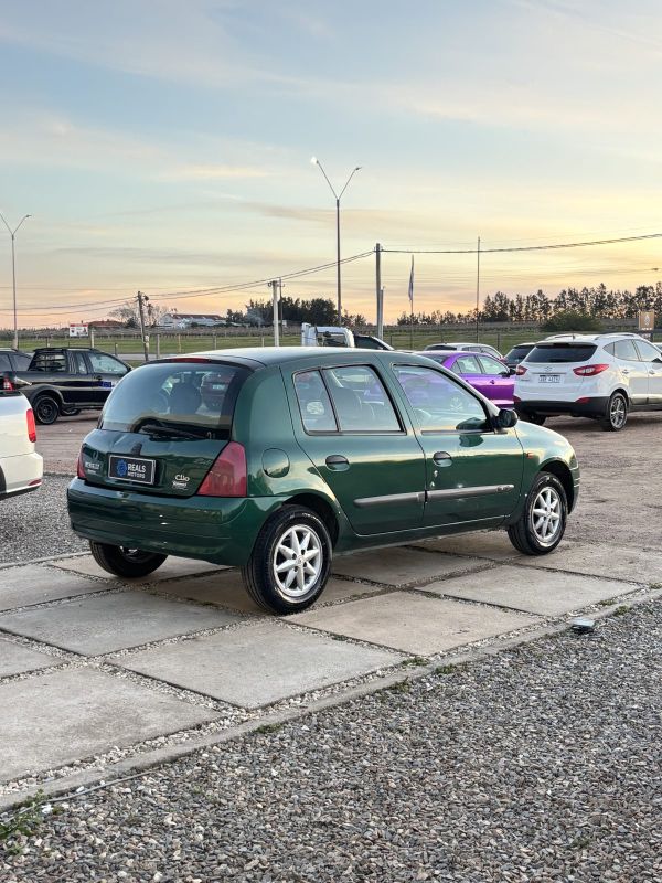 Renault Clio foto 6