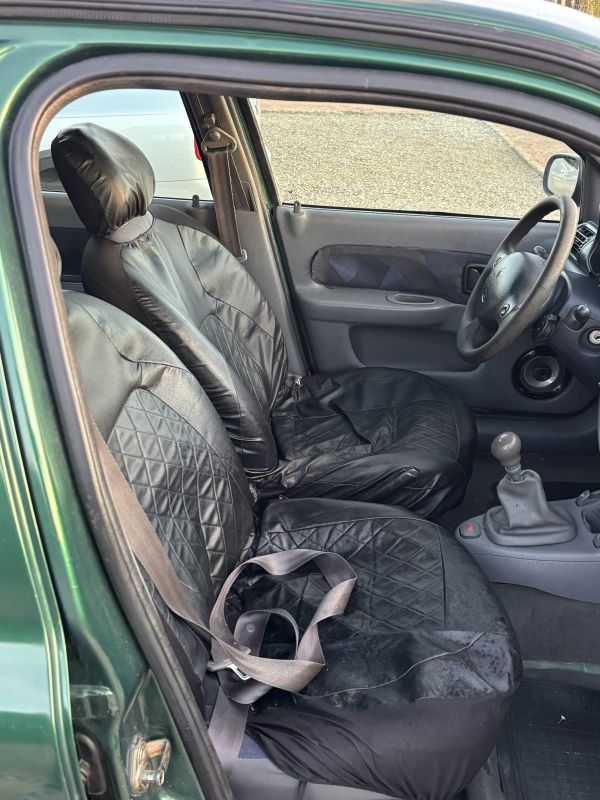 Renault Clio foto 9