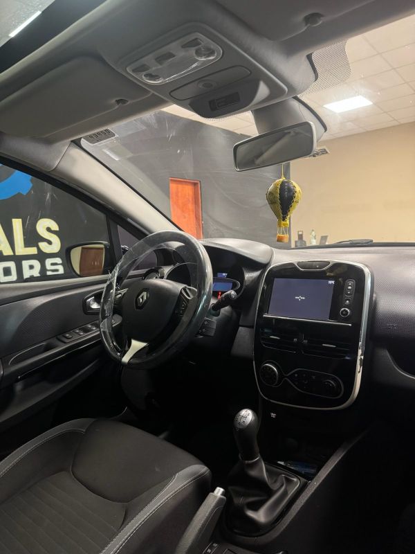 Renault Clio foto 9