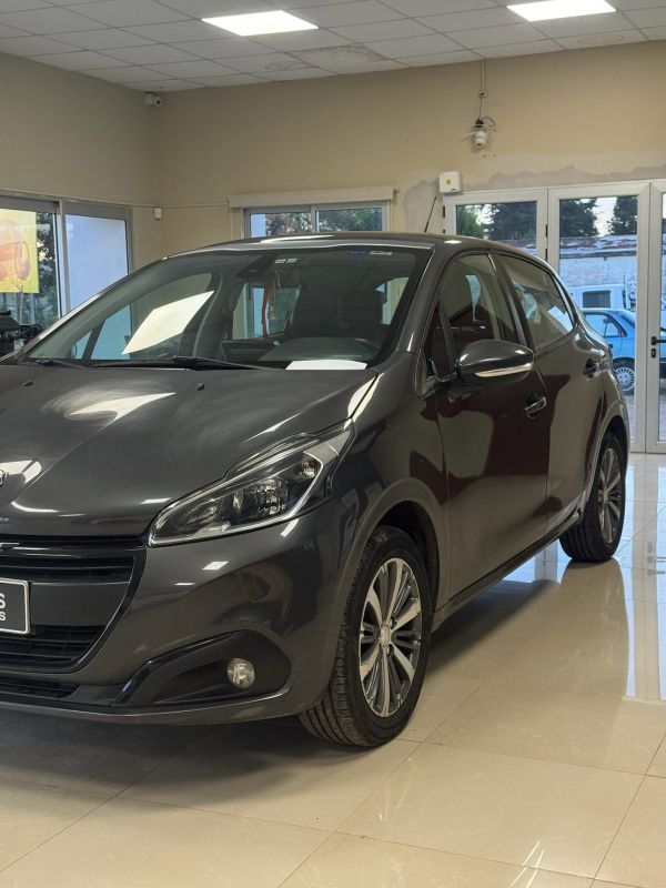 Peugeot 208 foto 5