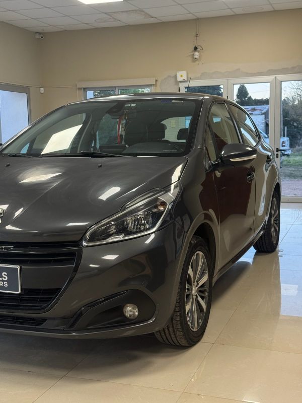 Peugeot 208 foto 8