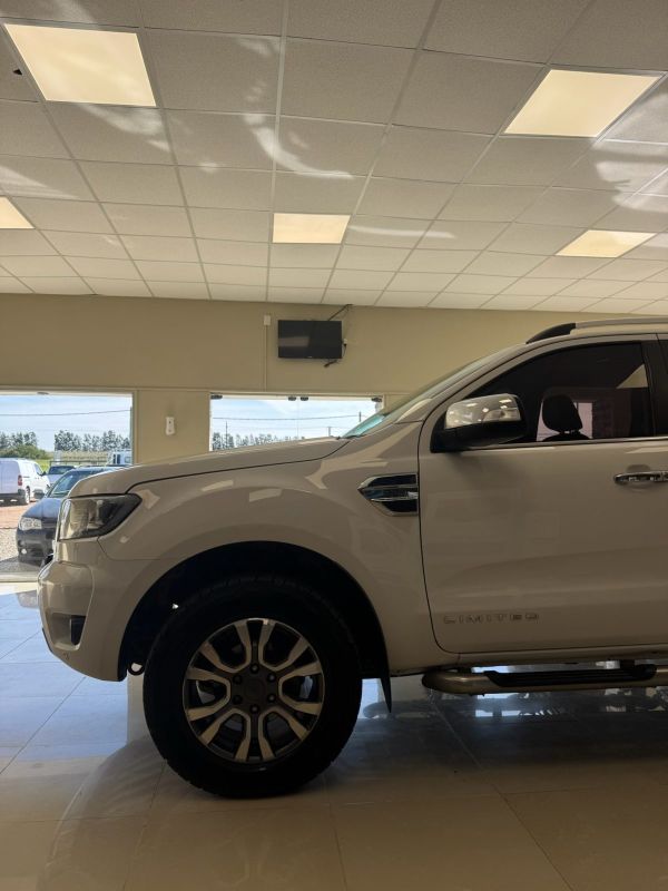 Ford Limited foto 4