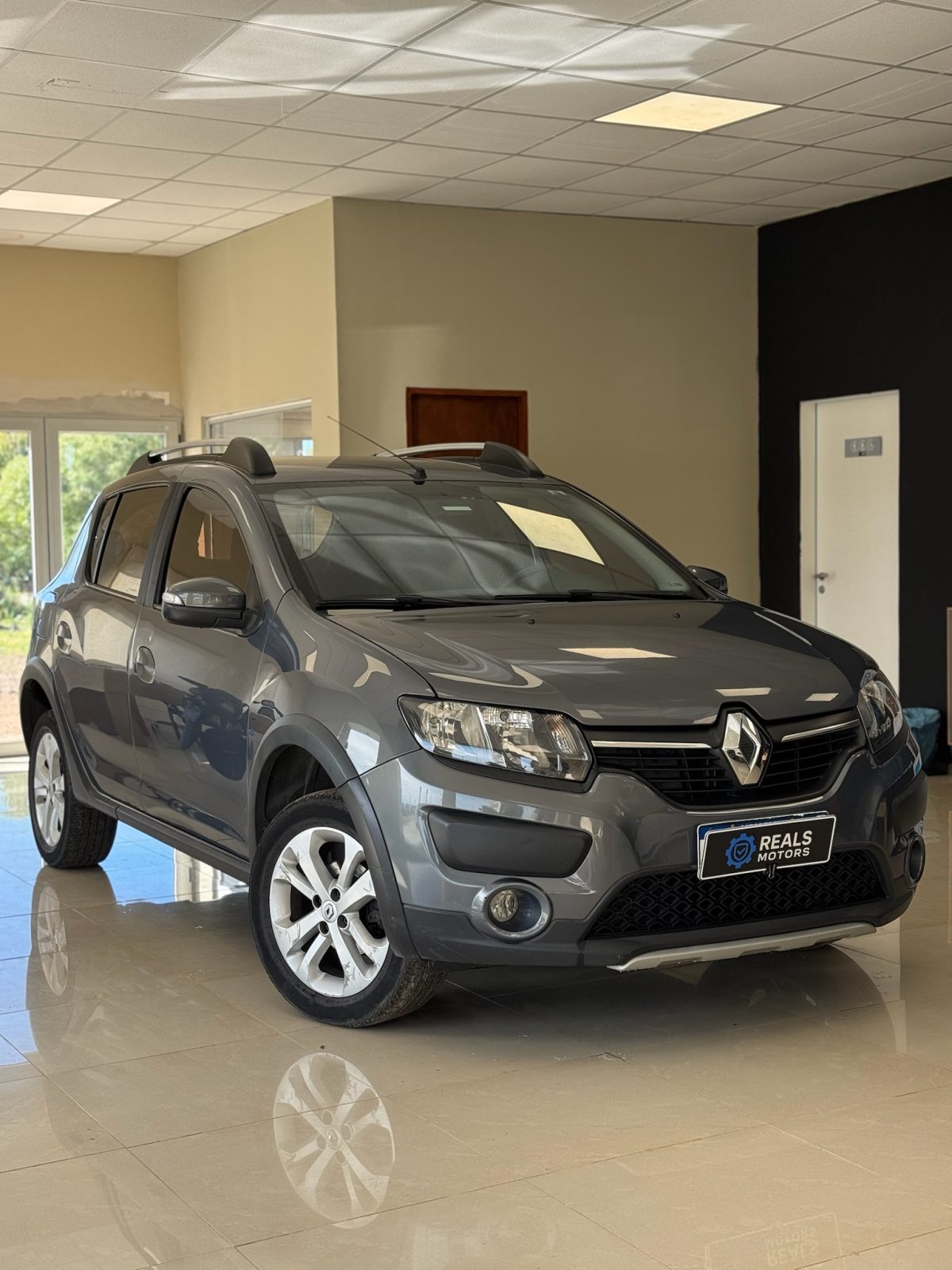 Renault Sandero foto 1