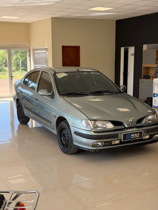 Renault Megane foto 4