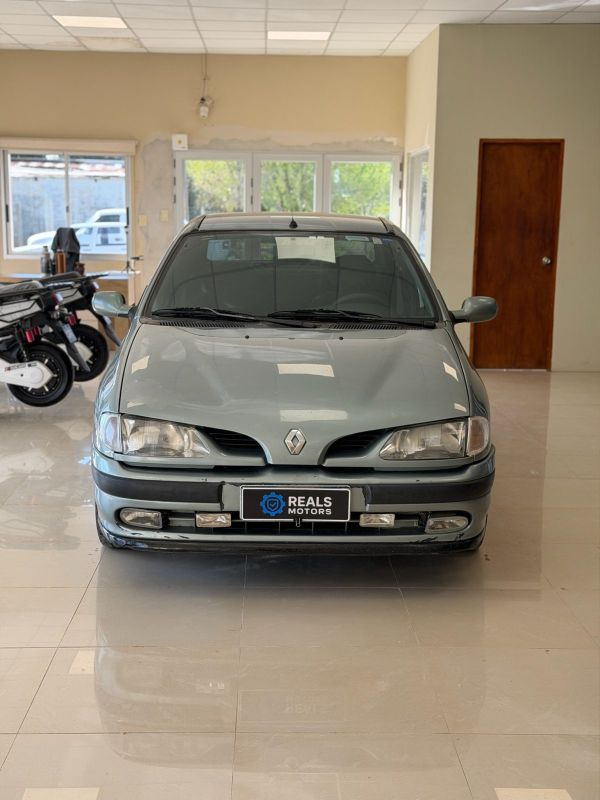 Renault Megane foto 2