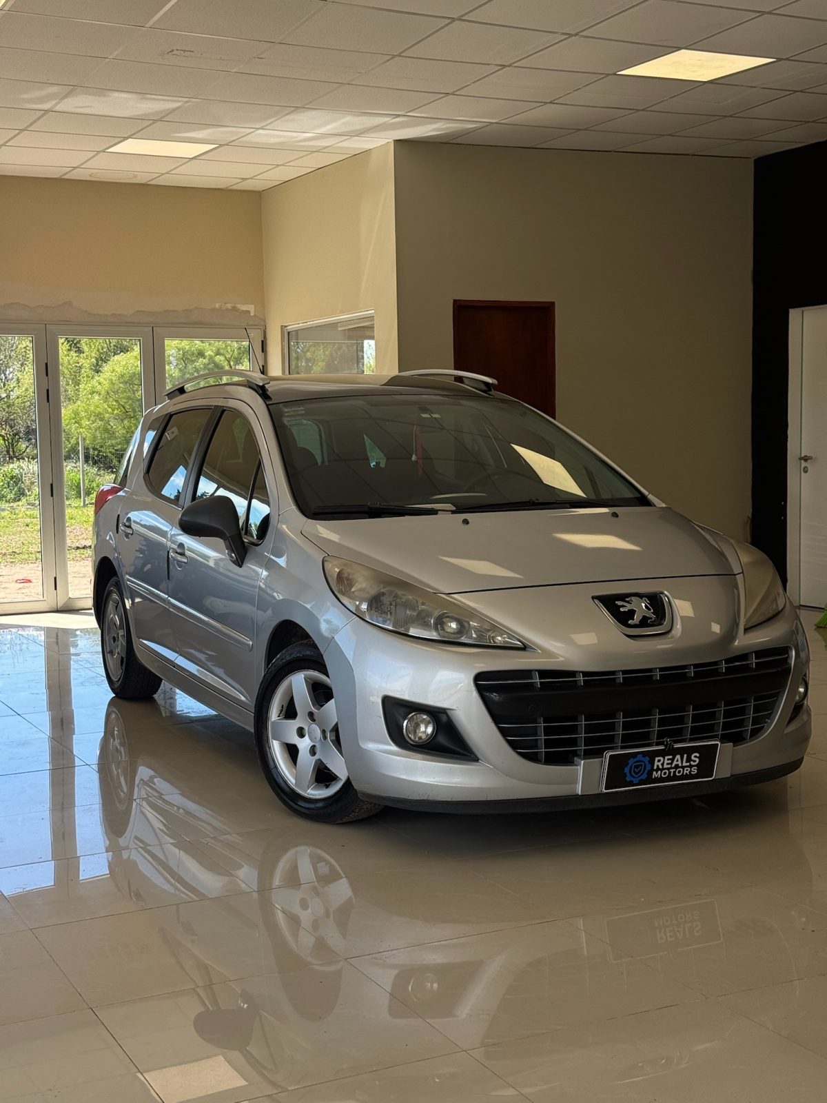 Peugeot 207 SW foto 1