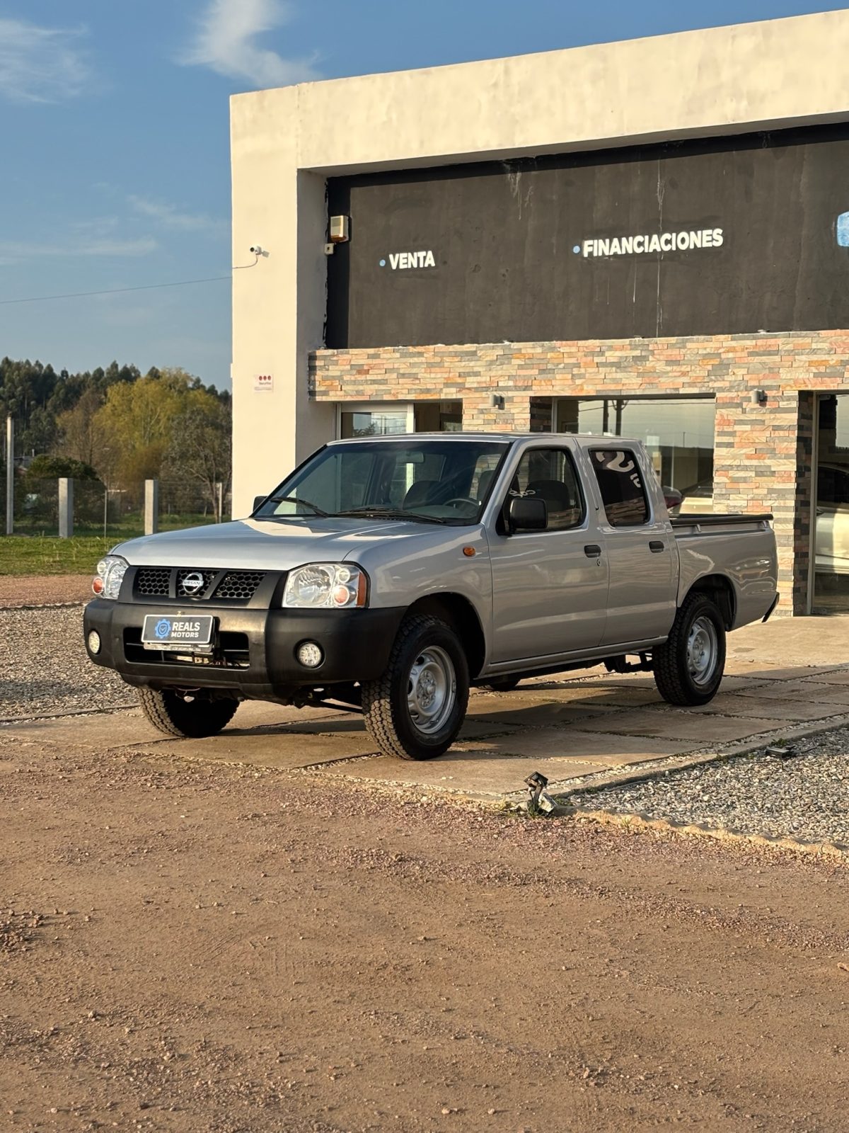 Nissan Frontier foto 1