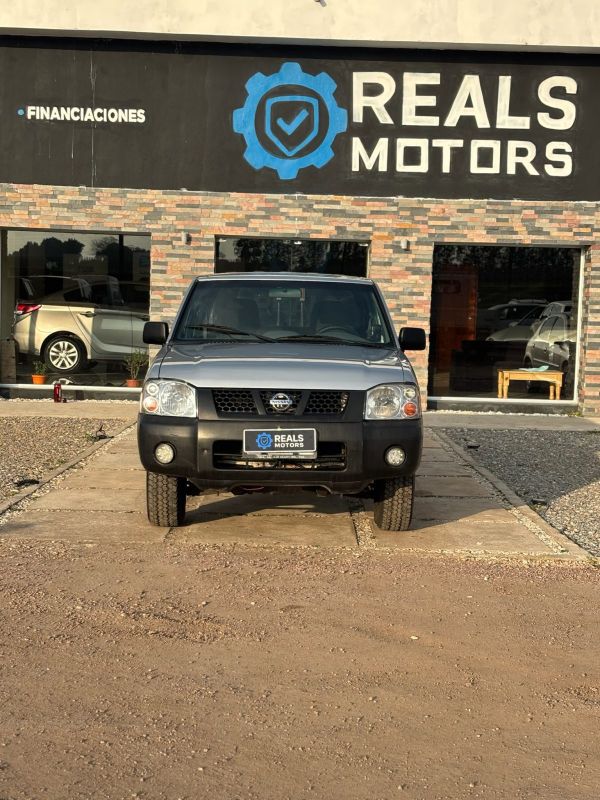 Nissan Frontier foto 2
