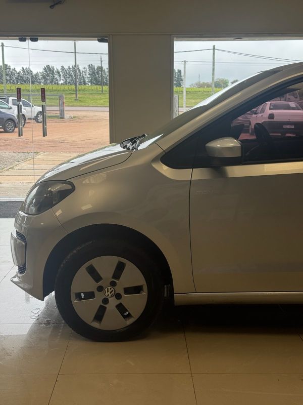 Volkswagen UP foto 6