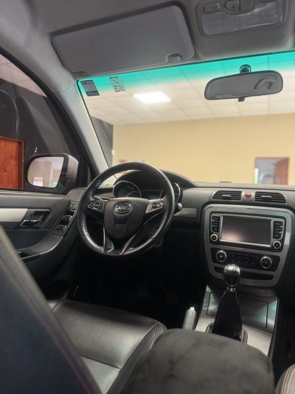 JAC 1037 foto 10