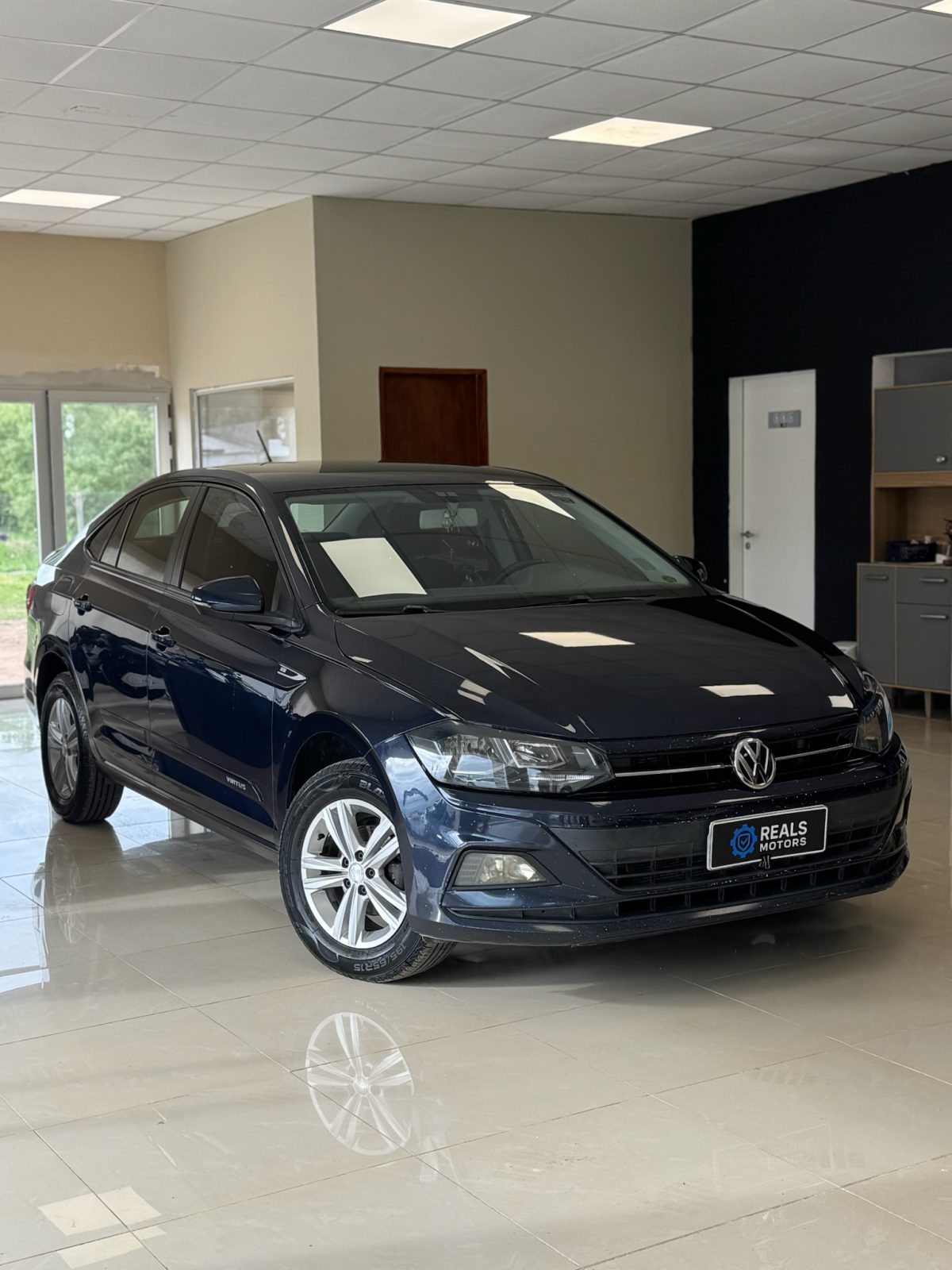 VOLKSWAGEN VIRTUS foto 1