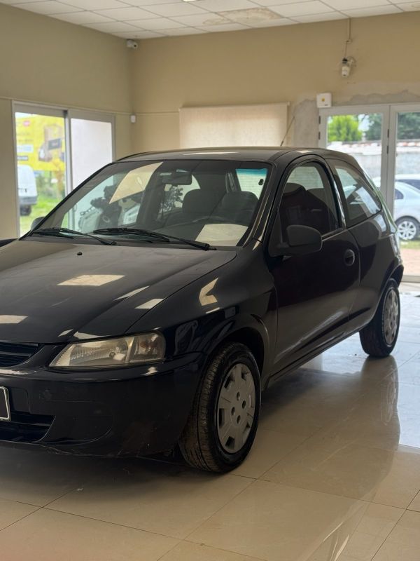 Chevrolet celta foto 6