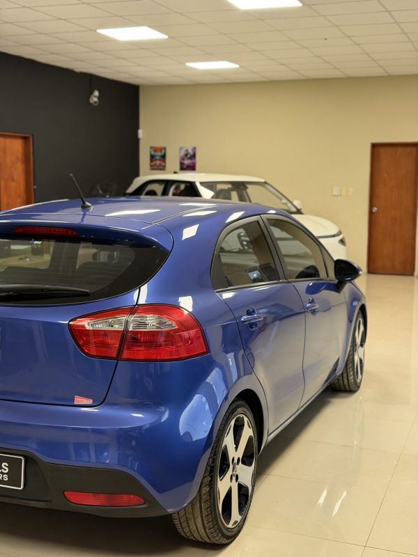 Kia Rio foto 8