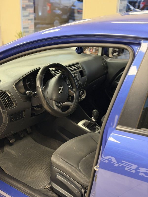 Kia Rio foto 11