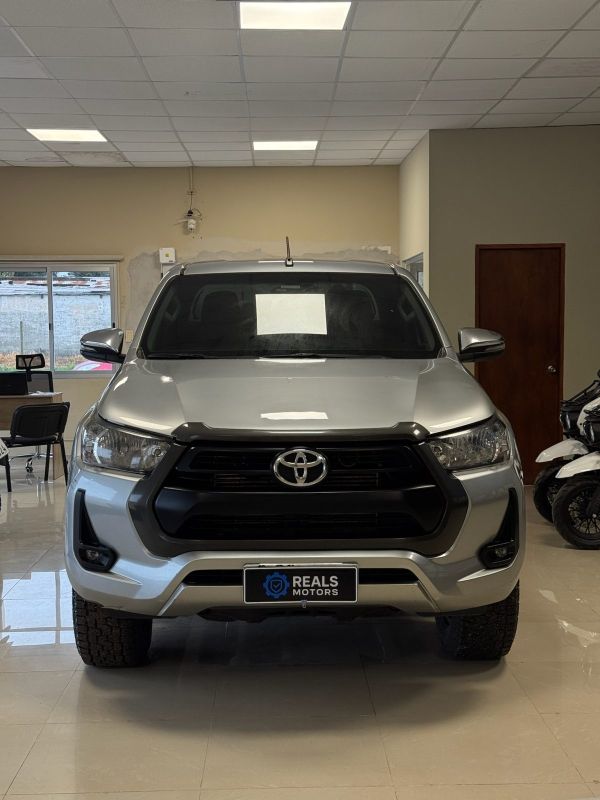 Toyota Hilux foto 1