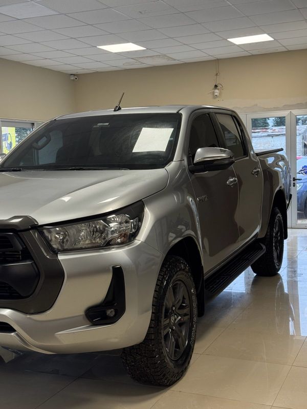 Toyota Hilux foto 2