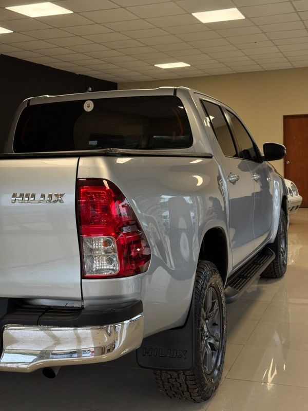 Toyota Hilux foto 6