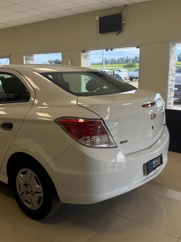 Chevrolet onix foto 7