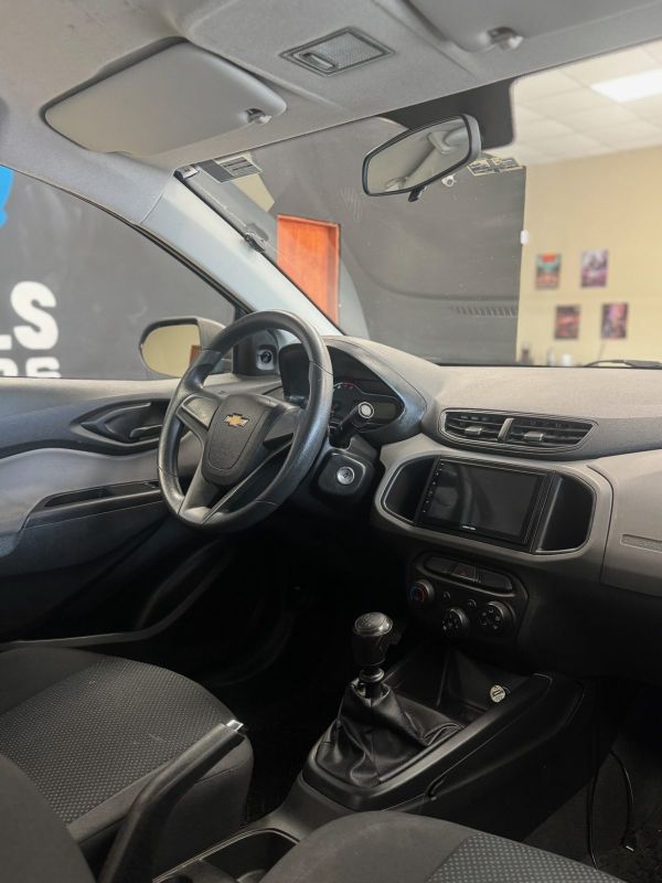 Chevrolet onix foto 9