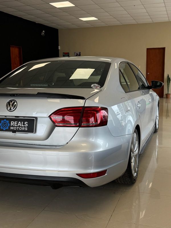 Volkswagen Vento foto 10
