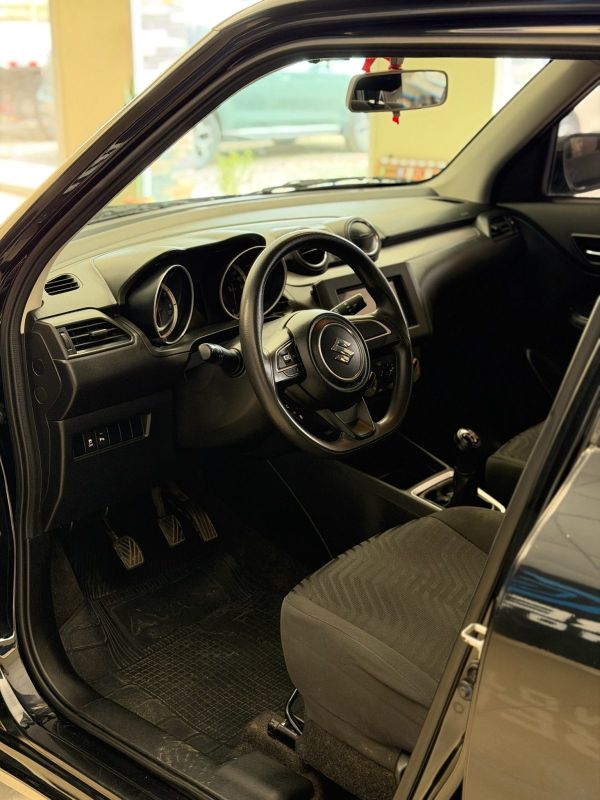 Suzuki Swift foto 9
