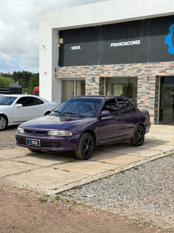 Mitsubishi Lancer foto 3