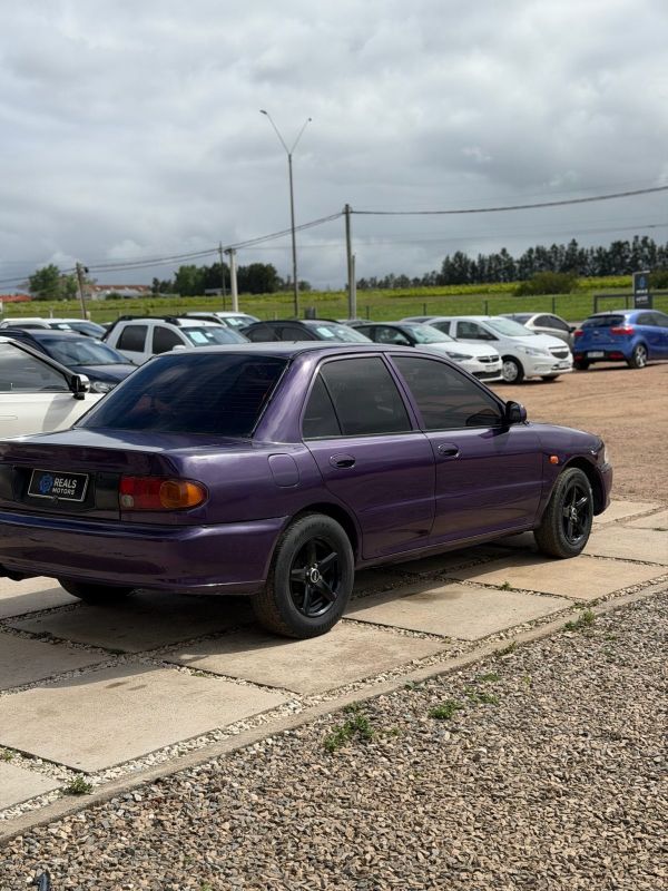 Mitsubishi Lancer foto 4