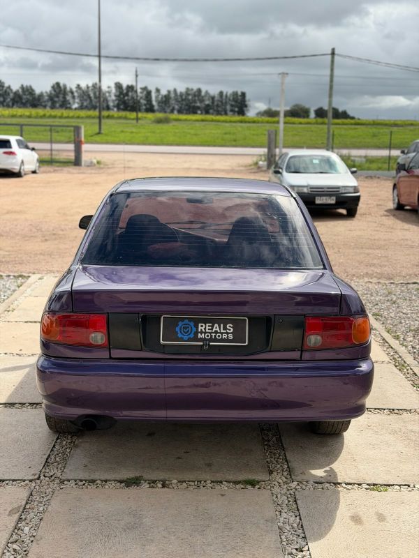 Mitsubishi Lancer foto 5