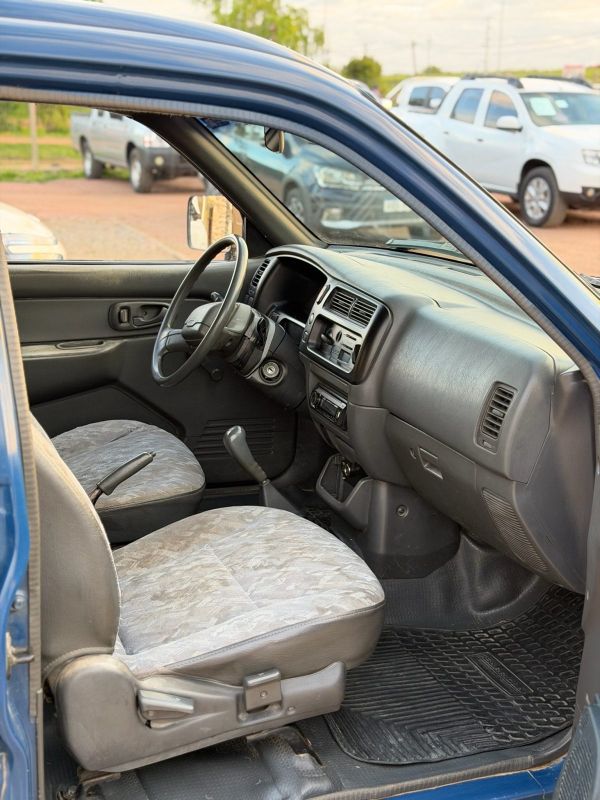 Mitsubishi l200 foto 7
