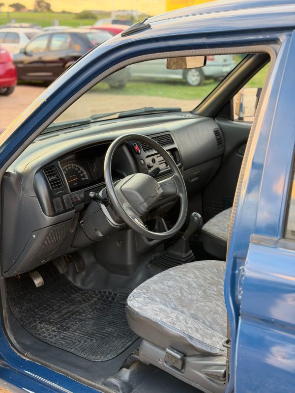 Mitsubishi l200 foto 9